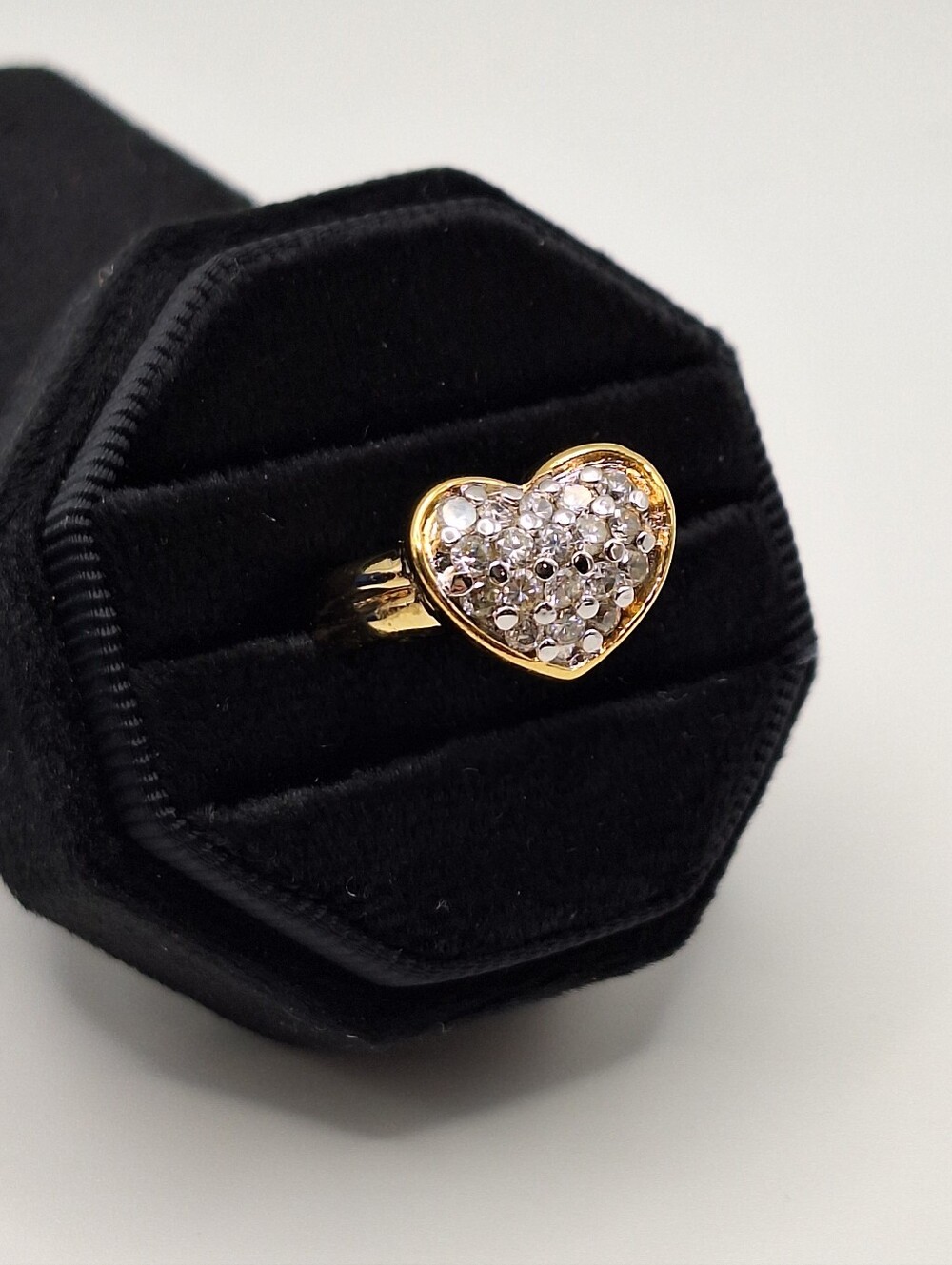 Made w/ Swarovski Crystals Pavé Heart Gold Tone Ring Size 8 New